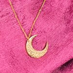Luxury Crescent Moon Necklace: 18K Gold Plated Stainless Steel | Arabic Calligraphy Pendant - Image 4